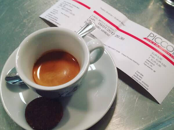 il caffè di Porquoi pas? a Milano